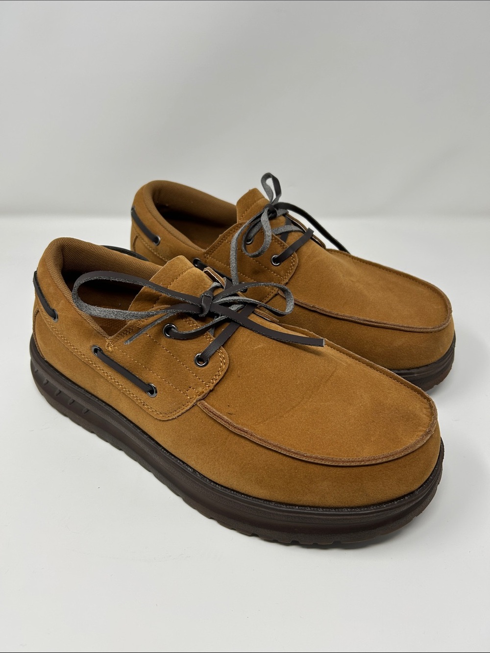 Men's Fitville Arch and Heel Support Suede Moccasin Loafers in Tan 11W